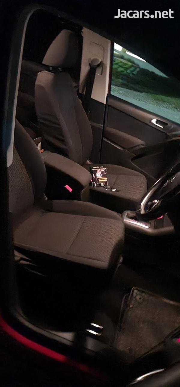 Volkswagen Tiguan 2,5L 2016-6