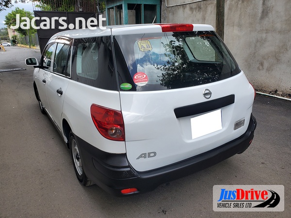 Nissan AD Wagon 1,5L 2015-4