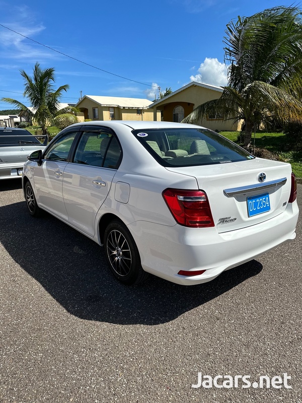 Toyota Axio 1,5L 2015-7