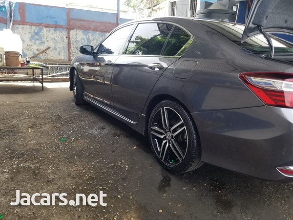 Honda Accord 2,0L 2017-11