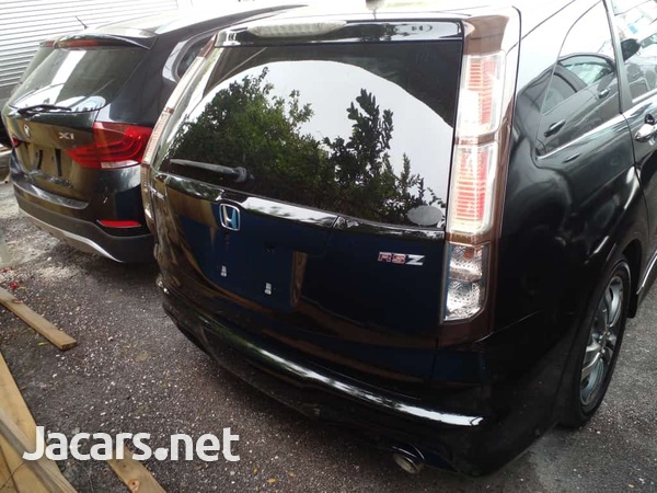 Honda Stream 1,8L 2012-4