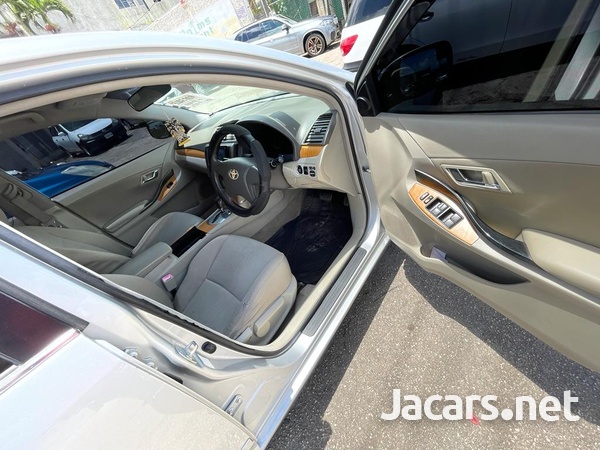 Toyota Premio 2,0L 2010-10