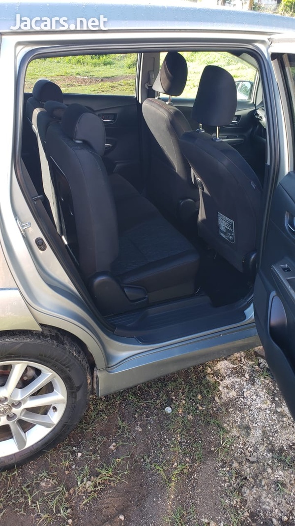 Toyota Wish 1,8L 2011-8