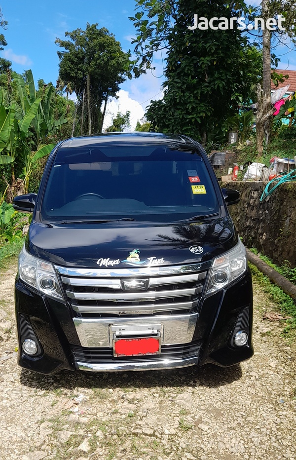 Toyota Noah 2,0L 2014-1