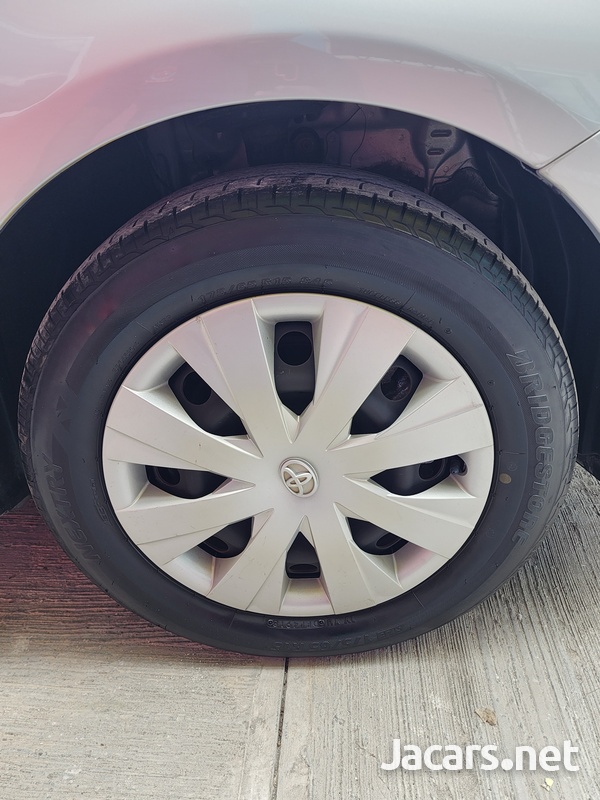 Toyota Fielder 1,5L 2017-15