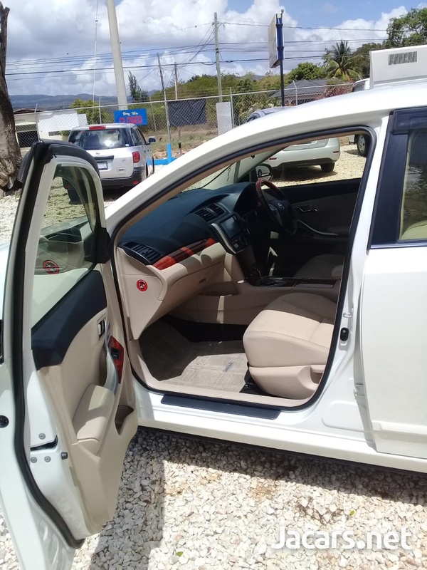 Toyota Premio 1,6L 2016-6