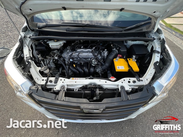 Toyota Noah 2,0L 2017-15