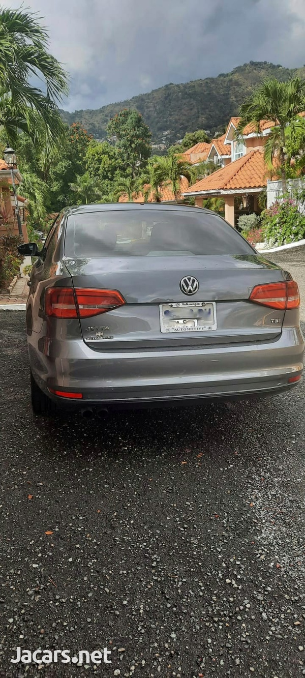 Volkswagen Jetta 1,8L 2015-3