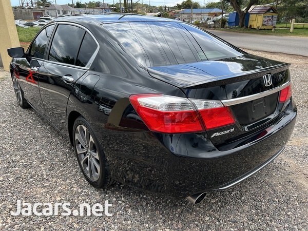 Honda Accord 2,4L 2013-6