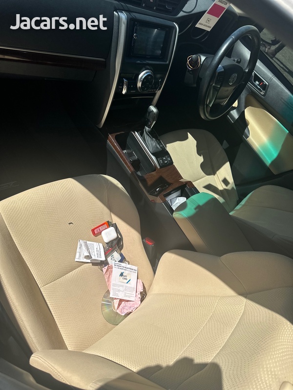 Toyota Mark X 2,5L 2013-4