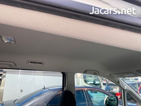 Toyota Voxy 1,8L 2013-8
