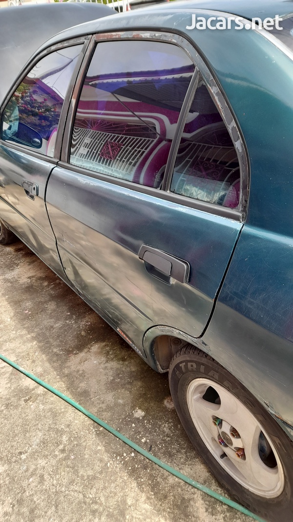 Mitsubishi Lancer 1,3L 1997-4