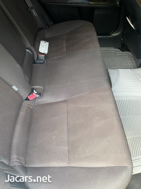Toyota Mark X 2,5L 2015-7