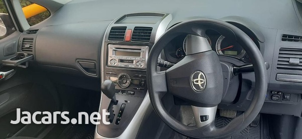 Toyota AURIS 1,0L 2010-4