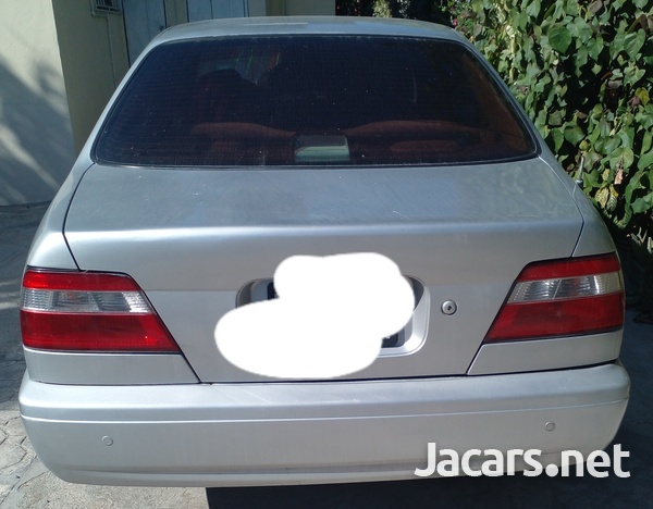 Nissan Bluebird 2,4L 1999-3