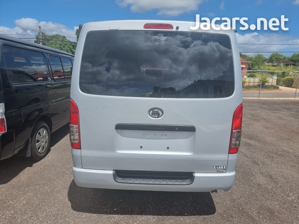Toyota Hiace 2,0L 2015-2