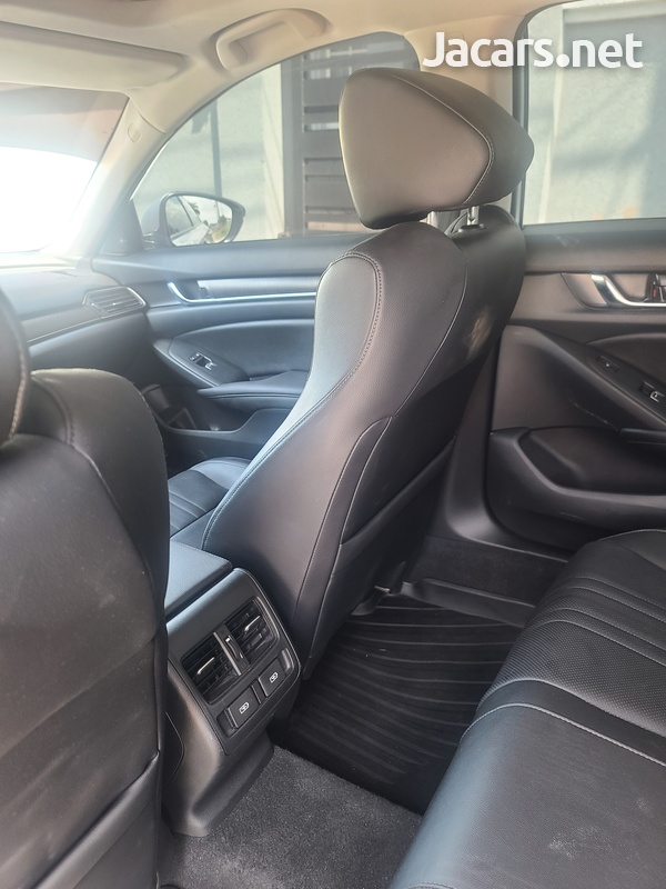 Honda Accord 2,0L 2020-5