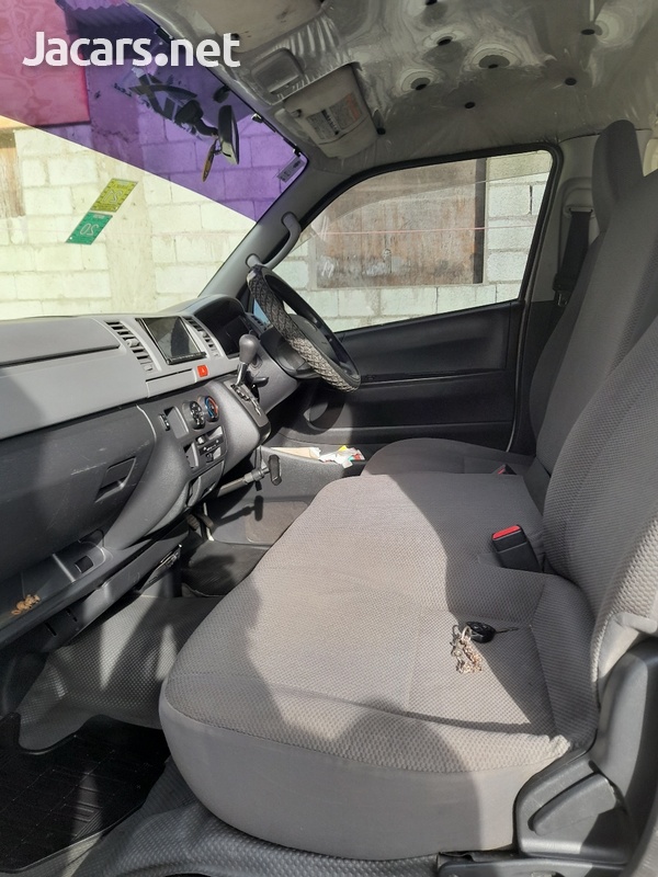 Toyota Hiace 2,0L 2012-10