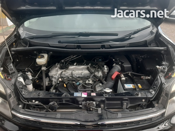 Toyota Voxy 2,0L 2013-11