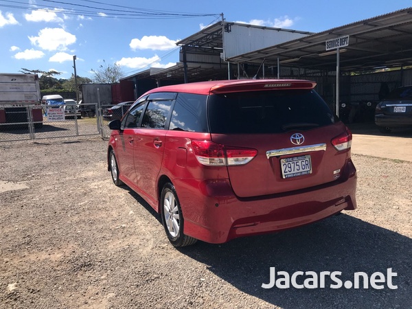 Toyota Wish 2,0L 2010-4