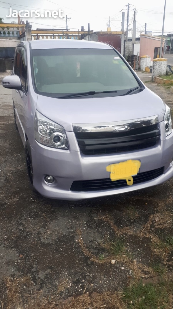 Toyota Noah 2,0L 2008-3
