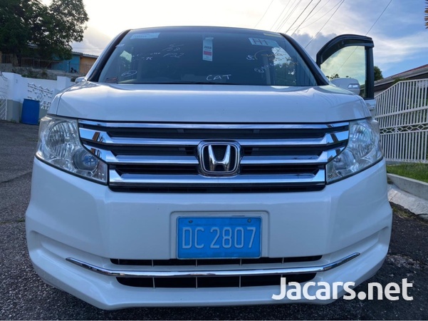 Honda Stepwgn 2,0L 2013