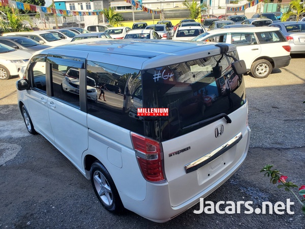 Honda Stepwgn 2,0L 2015-12