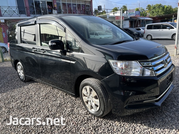 Honda Stepwgn 2,0L 2013-3