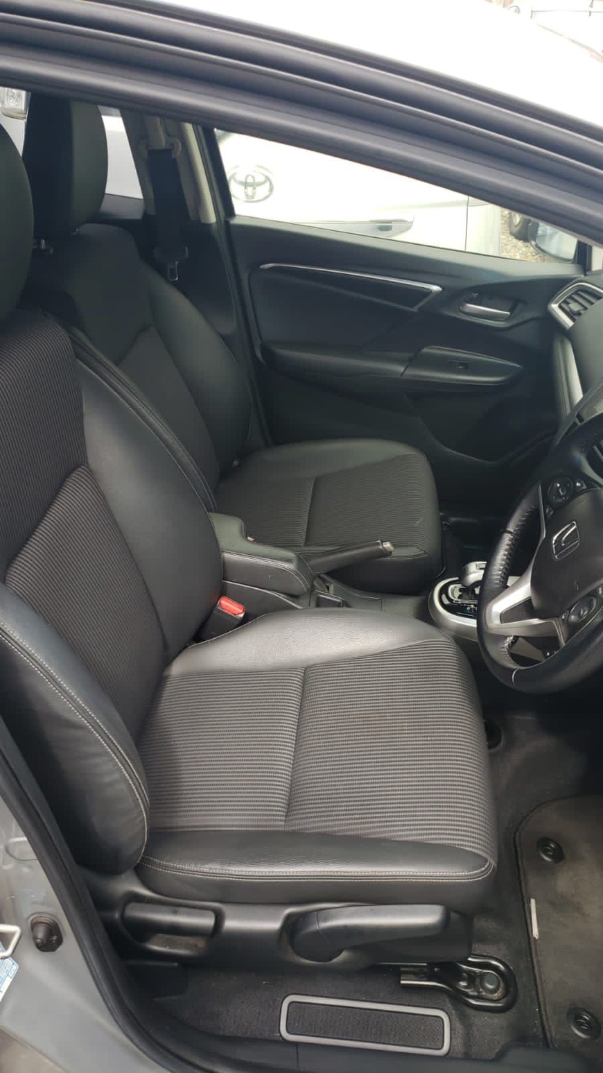 D&D Auto Sales Ltd. WE BUY WE SELL WE TRADE, Manchester 3