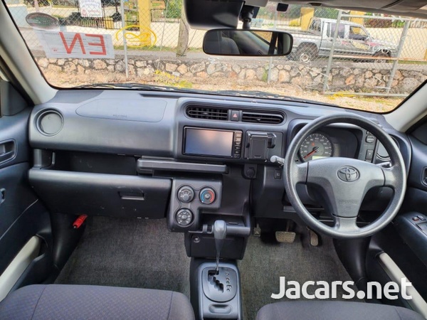 Toyota Probox 1,5L 2016-5