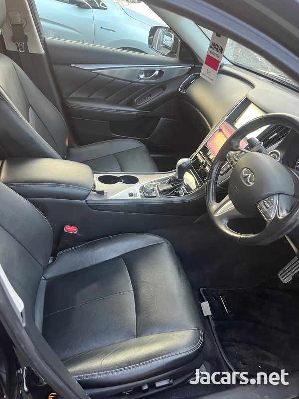 Nissan Skyline 3,5L 2015-6