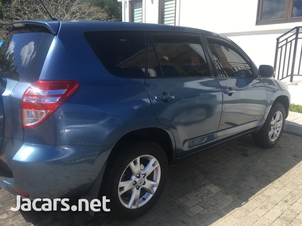 Toyota RAV4 2,4L 2011-4