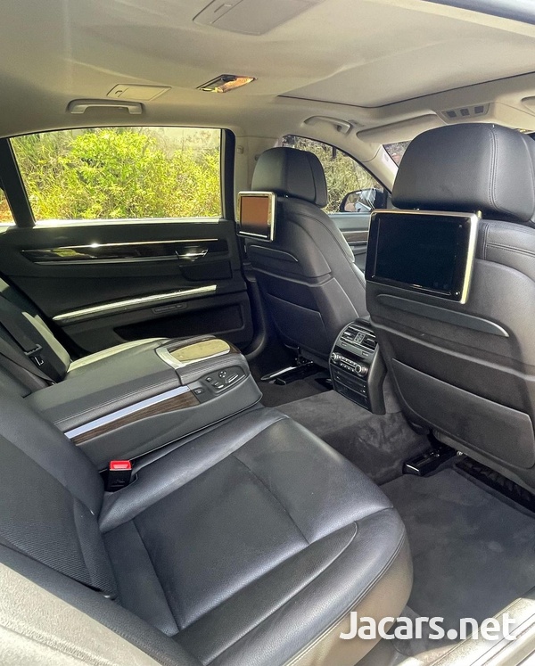 BMW 7-Series 3,0L 2013-7