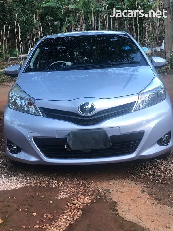 Toyota Vitz 1,3L 2014-1