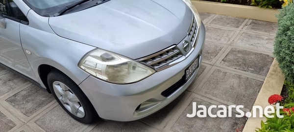 Nissan Tiida 1,5L 2009-1