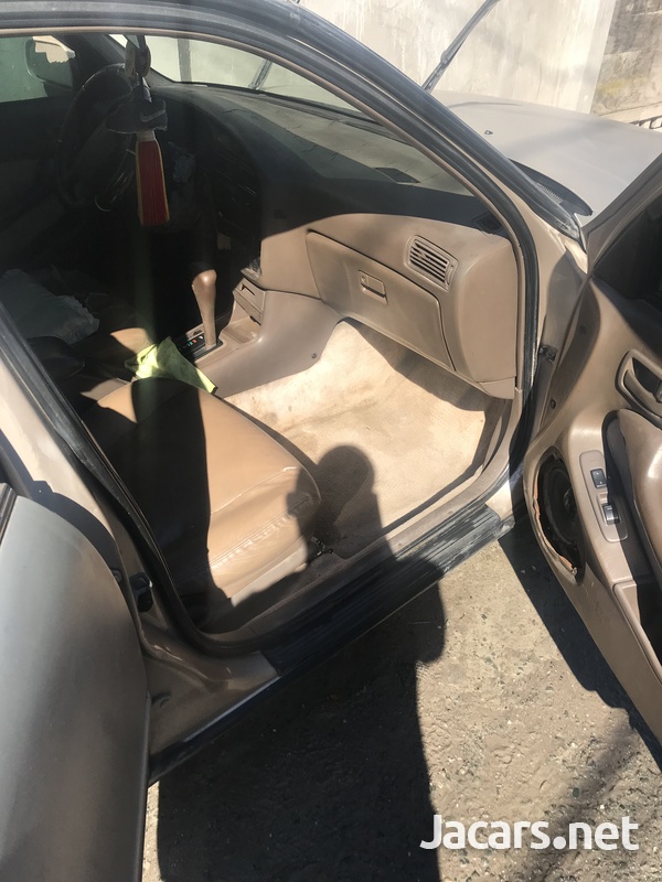 Toyota Camry 2,1L 1993-3