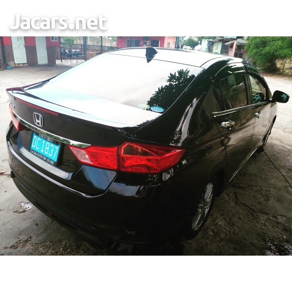 Honda Grace 1,5L 2019-7
