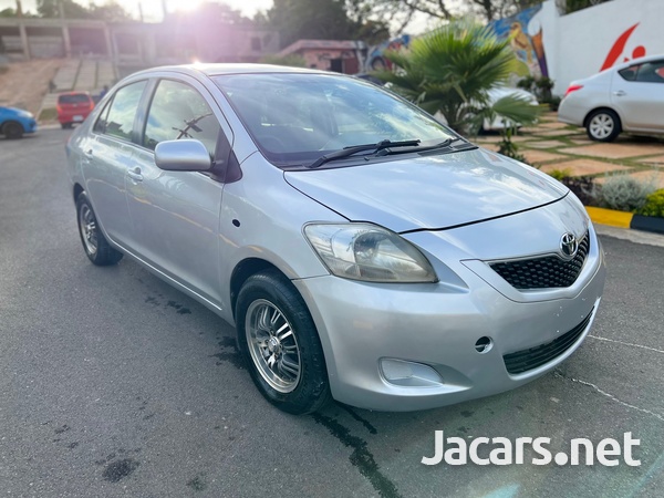 Toyota Yaris 1,3L 2013-1