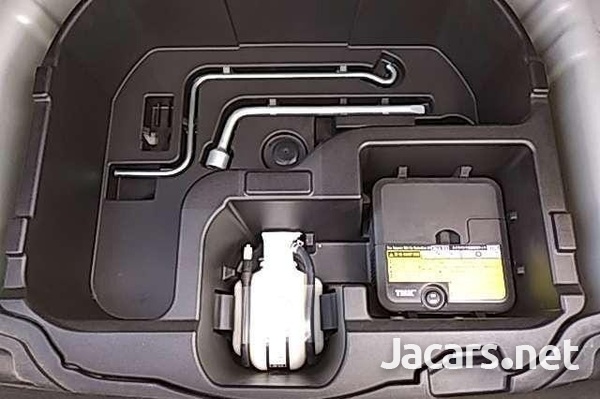 Toyota Aqua 1,5L 2017-7