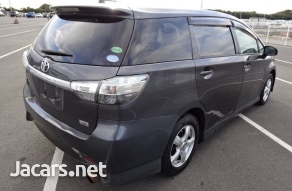 Toyota Wish 1,8L 2013-5