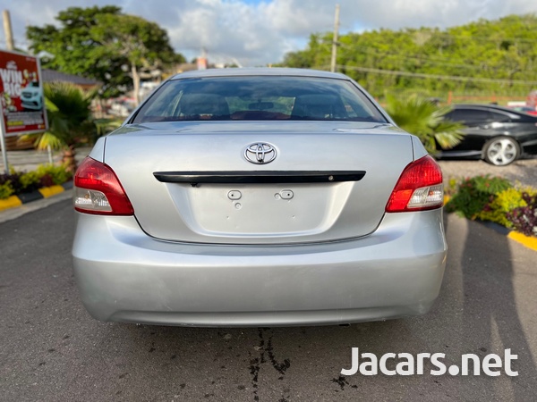 Toyota Yaris 1,3L 2013-6