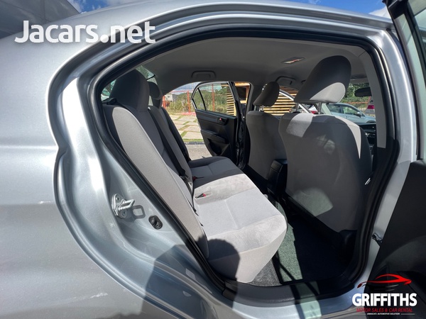 Toyota Axio 1,5L 2017-13