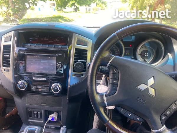 Mitsubishi Pajero 3,0L 2019-5