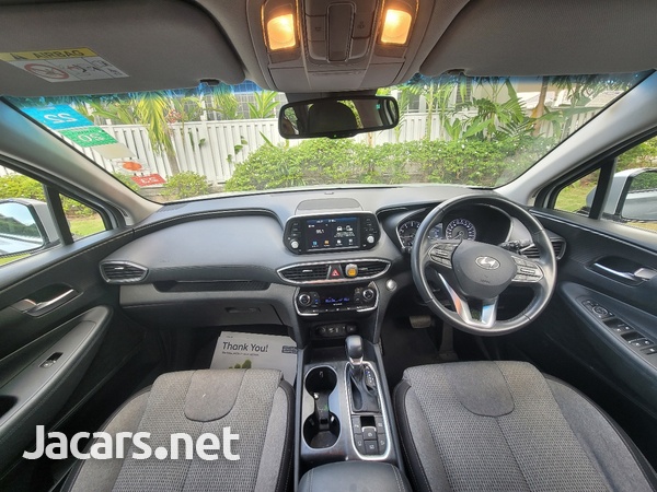 Hyundai Santa Fe 2,2L 2019-3