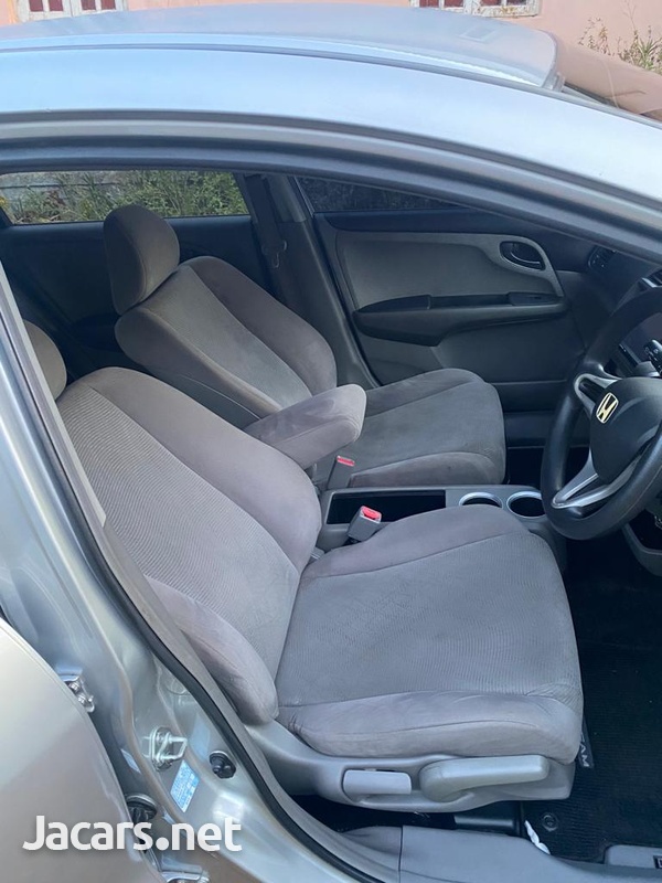 Honda Stream 1,8L 2011-5