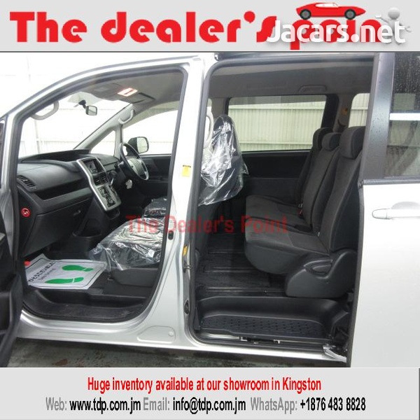 Toyota Noah 2,0L 2012-13