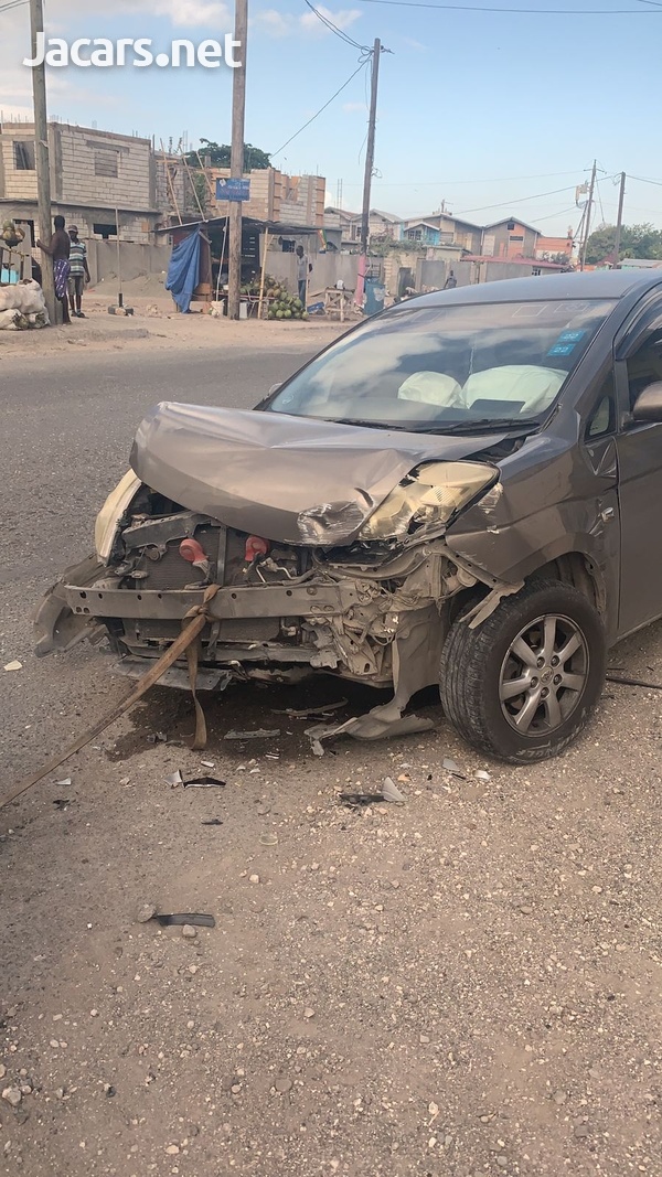 Toyota Isis 1,8L 2009-3
