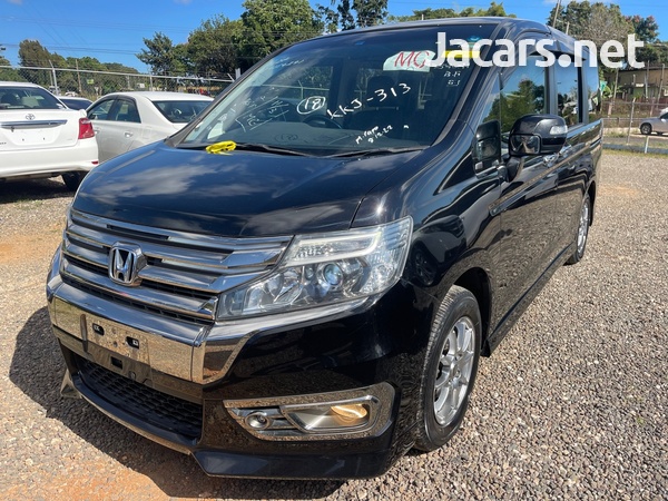 Honda Stepwgn Spada 2,0L 2013-1