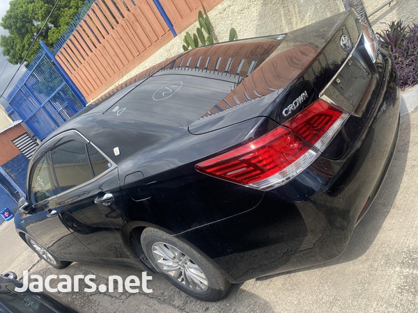 Toyota Crown 2,5L 2017-3