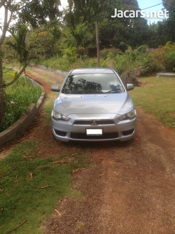 Mitsubishi Lancer 1,5L 2010-1